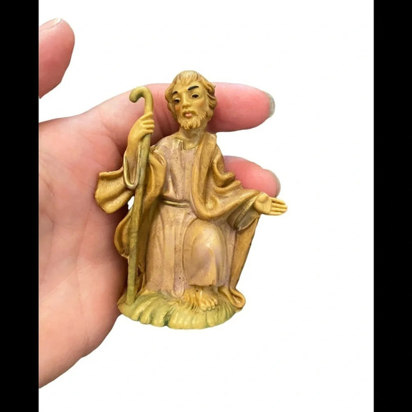 Fontanini Made in Italy Resin Stable Roman Crèche and Figurines - Picture 5 of 16